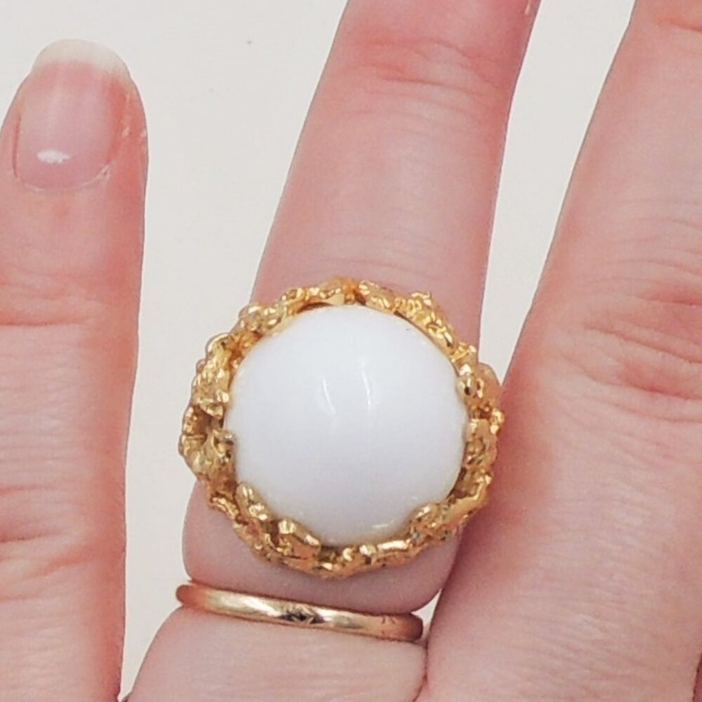 Vintage 1970s Signed Napier Modernist White Cabochon Adjustable Ring